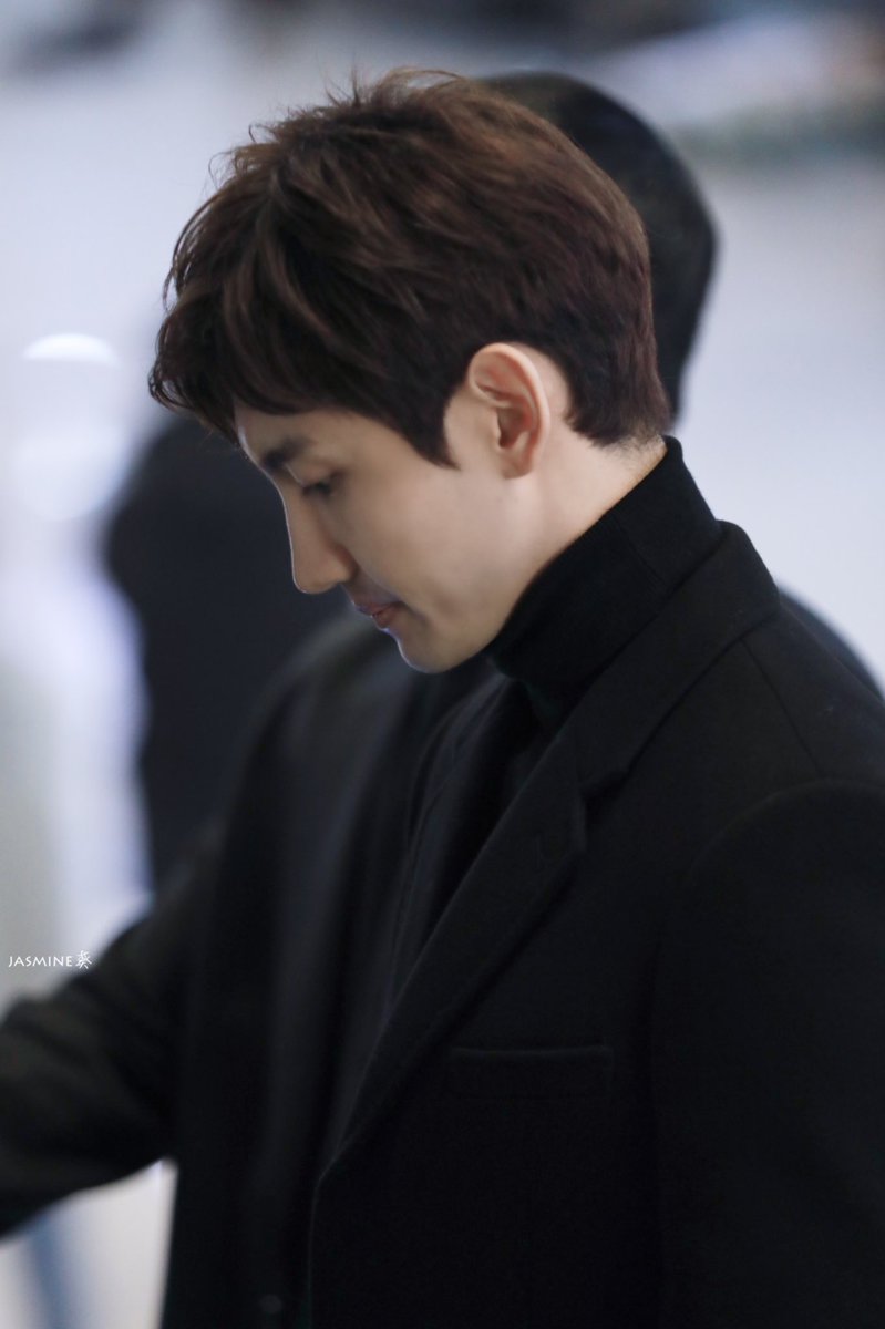 KUIKUI__K's tweet photo. #동방신기⁠ ⁠⁠ ⁠ #최강창민 191220 김포출국 https://t.co/9TDjuGWo9d