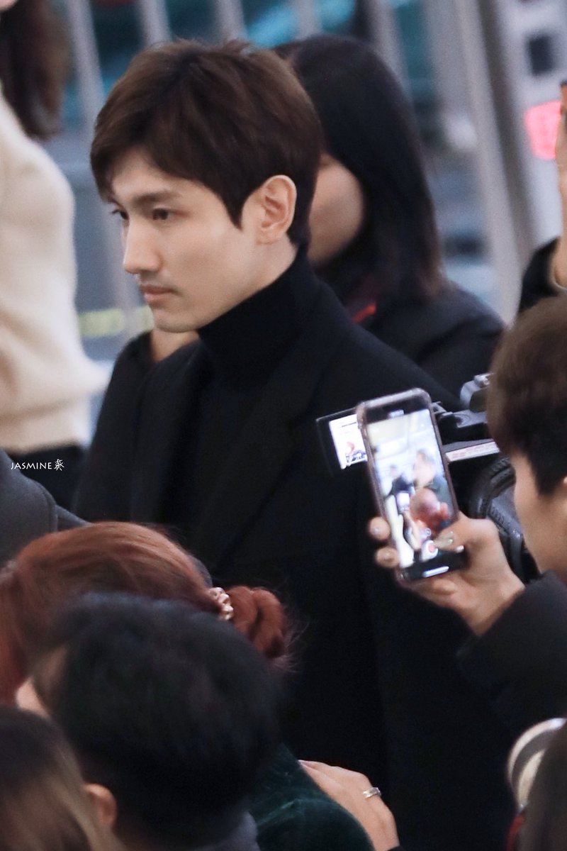 KUIKUI__K's tweet photo. #동방신기⁠ ⁠⁠ ⁠ #최강창민 191220 김포출국 https://t.co/9TDjuGWo9d