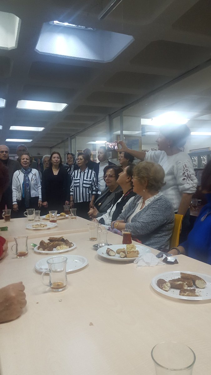 Hiç bir şeyini özel bir gün için saklama;
Nefes alabildiğin ve yaşayabildiğin her gün özeldir.
Bernard Shaw <a href="/sevginazo/">NAZMİYE YILDIRIM ERCİYAS 💕🅽🅰🆉🅼🅸🆈🅴</a>