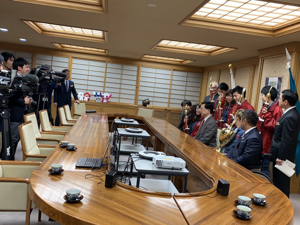 Iwate_puPR's tweet photo. 【滝沢】
ダブルダッチサークル Rope A Dopeの刹那
本日、知事に世界大会の優勝を報告しました！
さすが世界一！
取材の方もたくさん来ていただきました。 https://t.co/qUnT7hojKJ