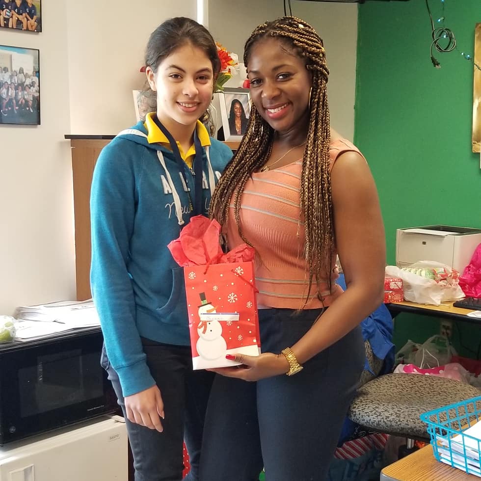 gee_jory's tweet photo. Spending our last week of 2019 together..celebrating the holidays with my munchkins @sdmpanthers ⛄. As much as they challenge me, I still love them and ready to teach them some more in 2020.
#LoveBeingATeacher #LoveMyMunchkins
#NotRewardingInMoney
#ButRewardingInInspiringThem👩‍🎓 https://t.co/6MEebfasPy