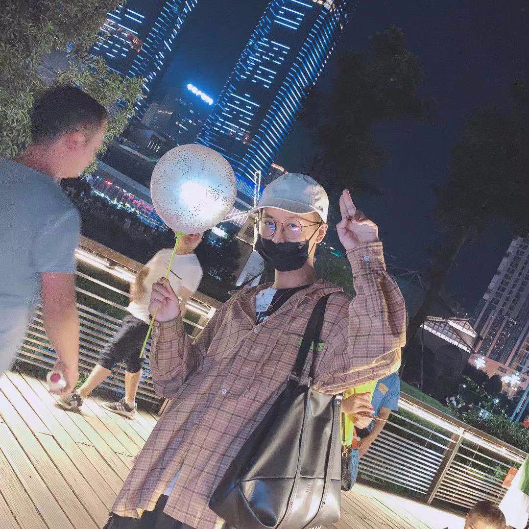 13984171ert's tweet photo. 已到成都😄😄😄有吗？？？私聊我哟 https://t.co/rhWbnji6FP