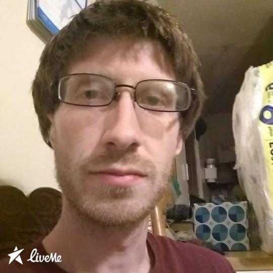 I was broadcasting on #Liveme DustinS41773676: https://t.co/MHl3alRq4v https://t.co/PYoHU8kxoc