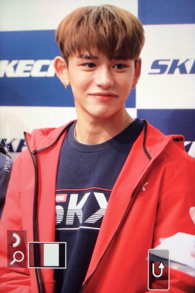 MagiCalSunSet_'s tweet photo. #LUCAS #루카스 #黄旭熙 191220 https://t.co/ZJ6tkajR06
