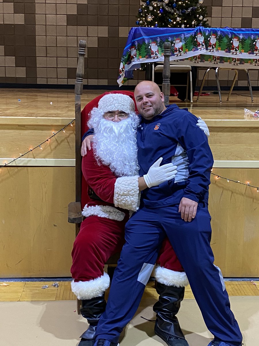 Coach_Dags's tweet photo. Coach Martinez was on the nice list! #coslockedin https://t.co/W1391qxhWy