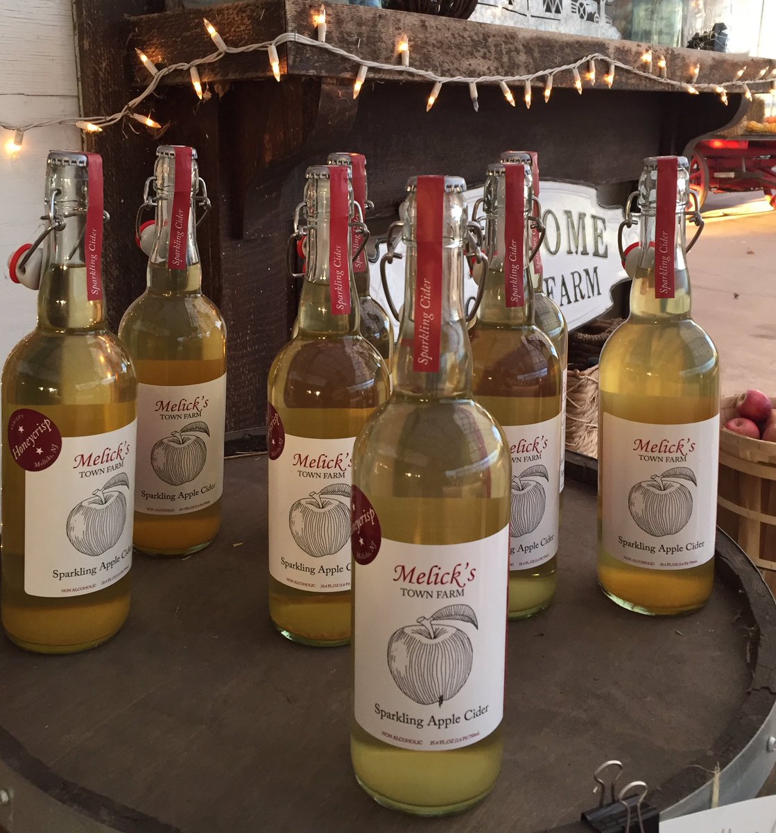 SuydamFarms's tweet photo. Fresh Pressed Apple Cider &amp; Sparkling Honeycrisp Apple Cider to add to your Holiday menu! Sat &amp; Sun 8-5 https://t.co/nJwzIfb6AN