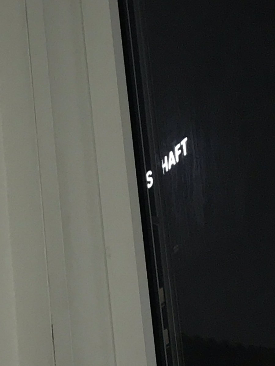 Für Bairisch-Expertinnen und Experten wie @FrauKarlBoris, @hrbruns u.a.: wie funktioniert das mit den Vokalen beim Verb kommen?
Bsp: „Wer se in der SBahn ned gscheit aufführt, der kummd in S-Haft.“
„Kimmd“ oder kummd“?
Was, wo und warum?