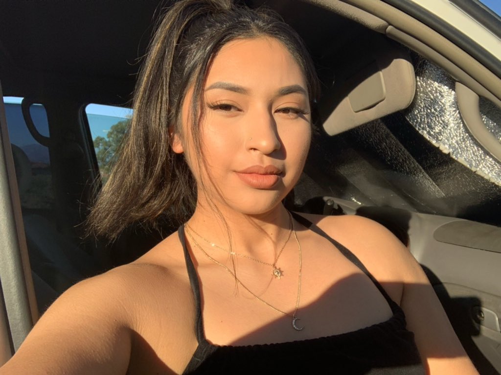 deejoy_'s tweet photo. Different lighting 😇 https://t.co/jmj9gjmSjS