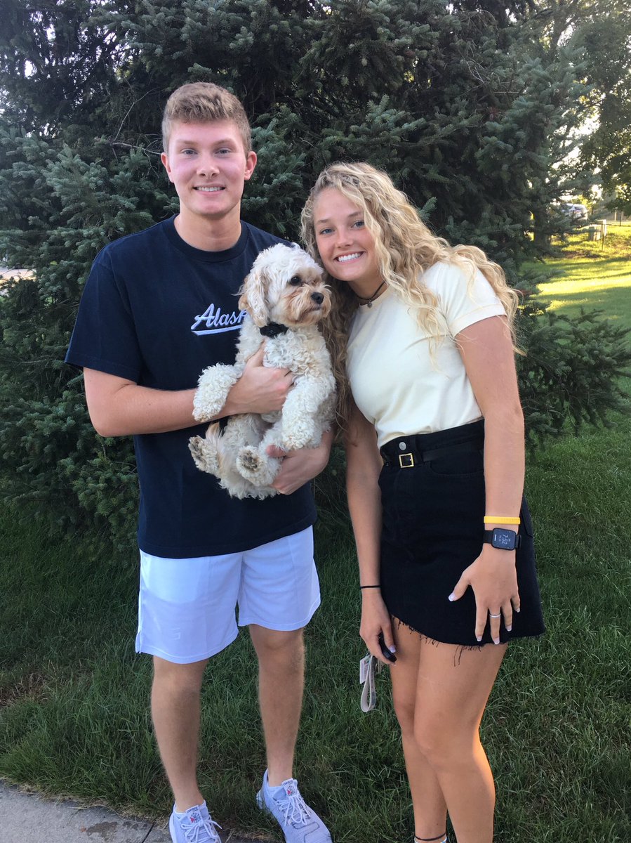 dpriordan's tweet photo. 18 years of being moms favorite! Happy birthday to baby sister🎁😁it’s too bad you won’t be a cyclone next year... @fionariordan12 https://t.co/oOD9NdoXKn