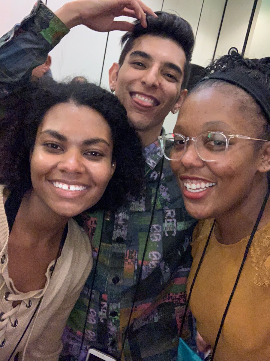 _Toni_withanI's tweet photo. We first met at camp this summer now we meet again!! #campfriends #tourfriends #lifesatrip https://t.co/pnhMKEjsAP