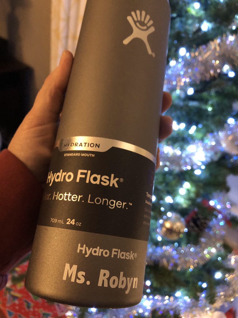 MsRobynsClass's tweet photo. My school gives us the coolest swag! Our Christmas present this year: @HydroFlask with our name and school logo. ❤️❤️❤️❤️ Love it so much! It’s ok to be totally jealous! #AIALobos https://t.co/dWXXfIa0i9