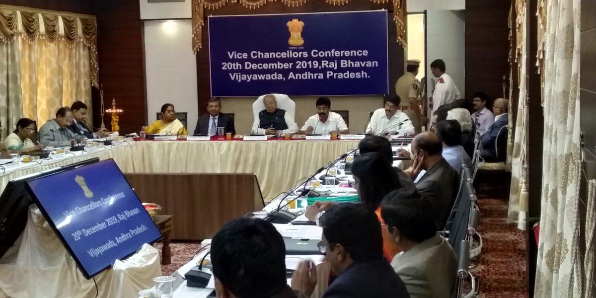 Attended Vice Chancellors Conference at Raj Bhavan, Vijayawada. 

#Audimulapusuresh #educationminister #andhrapradesh #yerragondapalem  #CMJagan #YSJagan #ViceChancellors #Conference #Governor