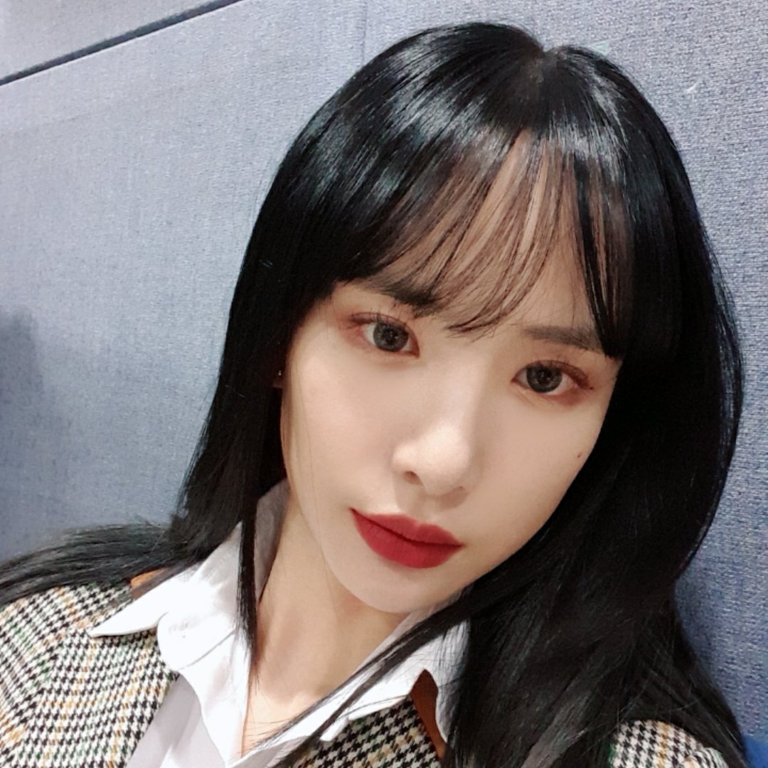 [#우주소녀 #설아]
마이네임이즈이슬방울°