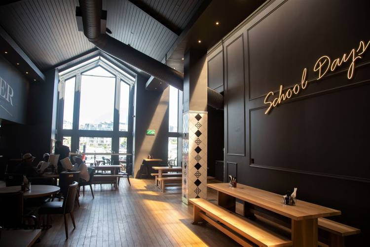 Does your visit to the Two Oceans Aquarium leave you hungry? If so, you're in for a real treat - we've just welcomed Bootlegger Coffee Company! ☕ <a href="/BootleggerCC/">Bootlegger</a> 
aquarium.co.za/blog/entry/new…