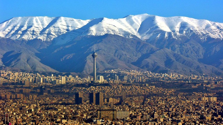 jembali96's tweet photo. Game of Thrones in Iran

Nampak macam Iran ni relaks je kan. Hanya ada masalah dengan US je. Apa yang ramai tak tahu,lepas Revolusi Iran, politik diorang ni bergelut dengan Komunis dan Liberal.

Hingga kini, Iran masih ada pergeseran dalaman antara parti politik. Read this thread https://t.co/zsSym9kidq