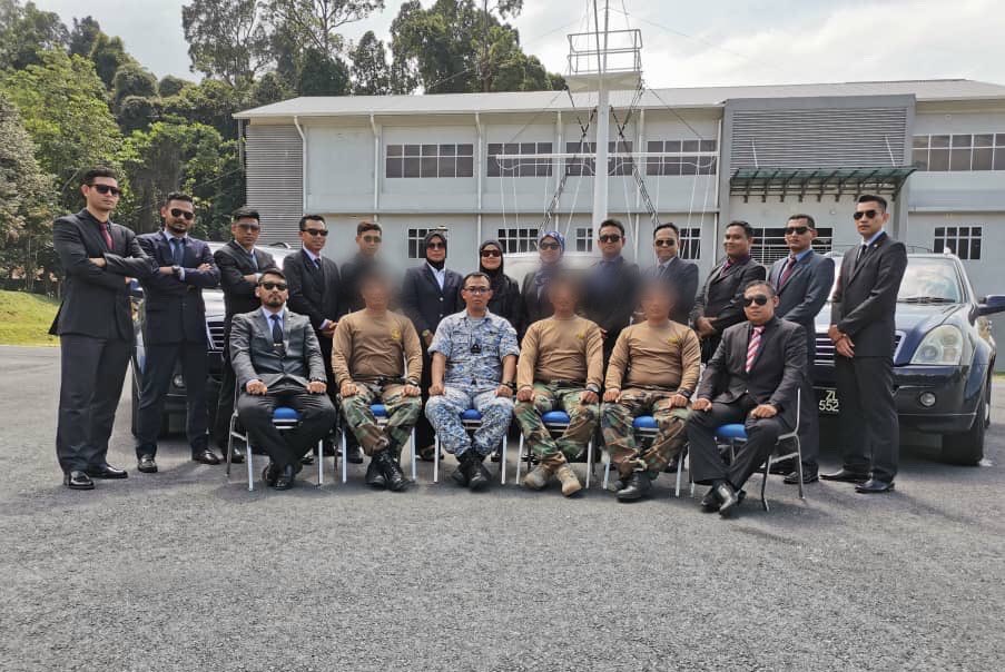 Tangkas, cepat dan cergas!

15 Pegawai dan Anggota Risik jalani Latihan Kawalan Keselamatan (Pengiring Orang Kenamaan) dgn kerjasama <a href="/HQNSF/">HQ NSF</a> . Latihan selama 10 hari ini bermula 9 Dis lalu, fokus utk memperkasa dan mempertingkat kemahiran anggota risik. 

#NavyNews