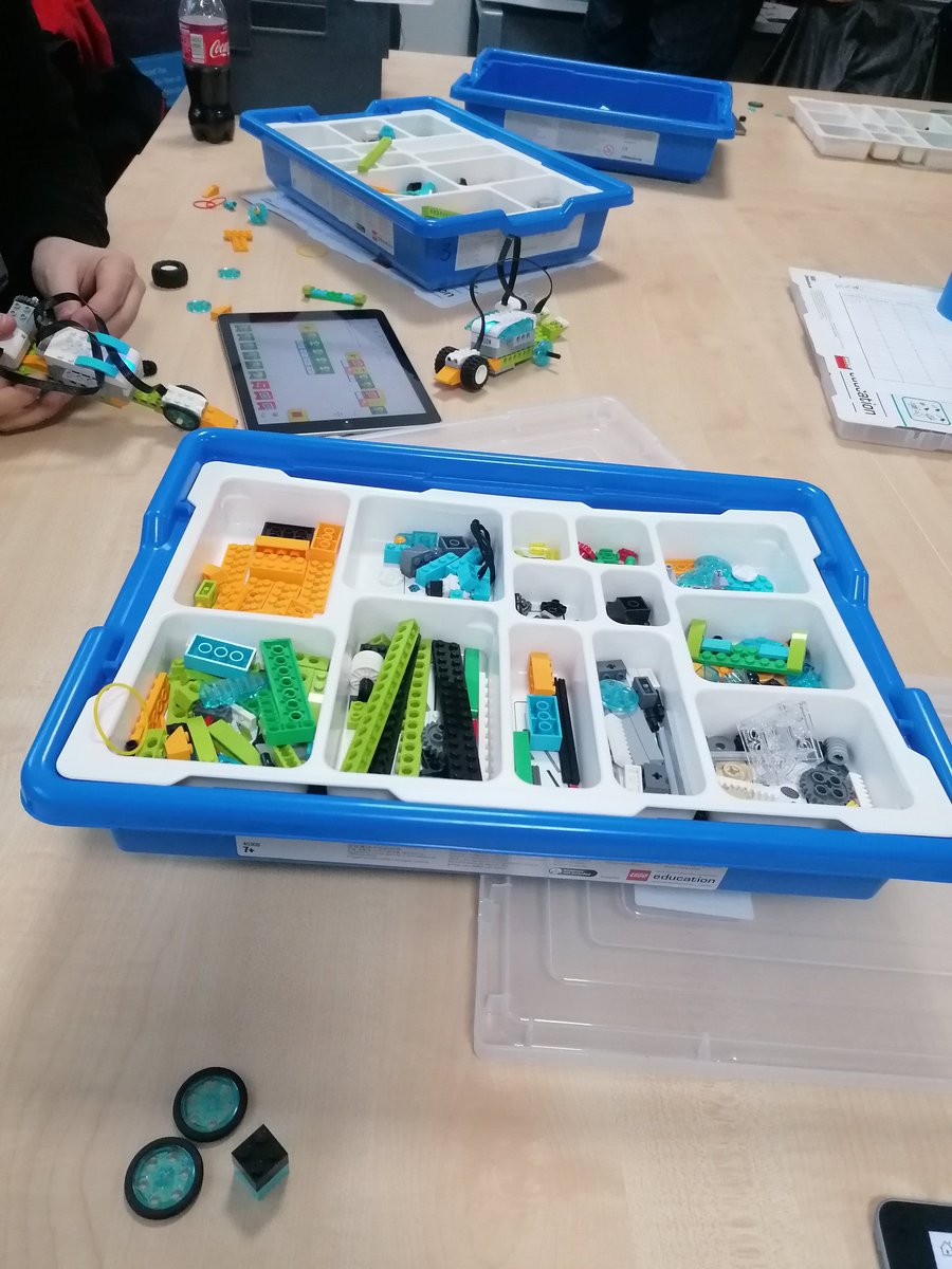 alicebwoolley's tweet photo. Building racing cars in our #teambuilding session yesterday 🏎️ Great to visit the Lego Innovation Studio and have some (very competitive) fun with the team before Christmas 🎅😄👍 https://t.co/rIieP5RWgY