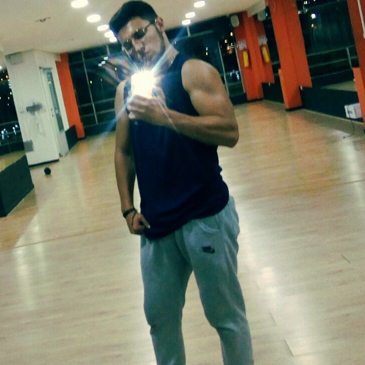 esteban_trainer's tweet photo. La primera foto fue en el año 2014 y pesaba alrededor de 48 Kg
La segunda la tome hace un par de semanas (2019) pesando 72 Kg . https://t.co/Rqyt2Ekw3P