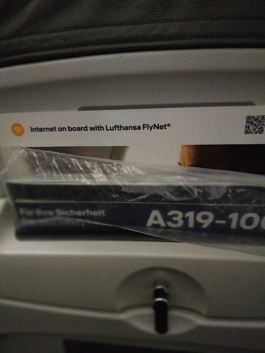 flyctory's tweet image. Picture proof: it is more important to promote your #inflightinternet than safety regulations. @Lufthansa_DE #a319 #emergencyexitrow