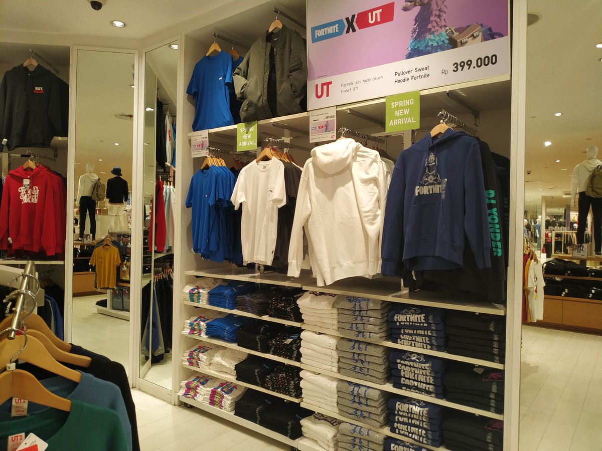pringadi_as's tweet photo. wah ternyata ada koleksi baru lho di Uniqlo. Fortnite - UT. Pas banget nih buat pencinta Epic Games.
@uniqloindonesia
#uniqloindonesia
#uniqlolifewear
#UT2019
#wearyourworld
#Fortnite https://t.co/sqybnJLF3B