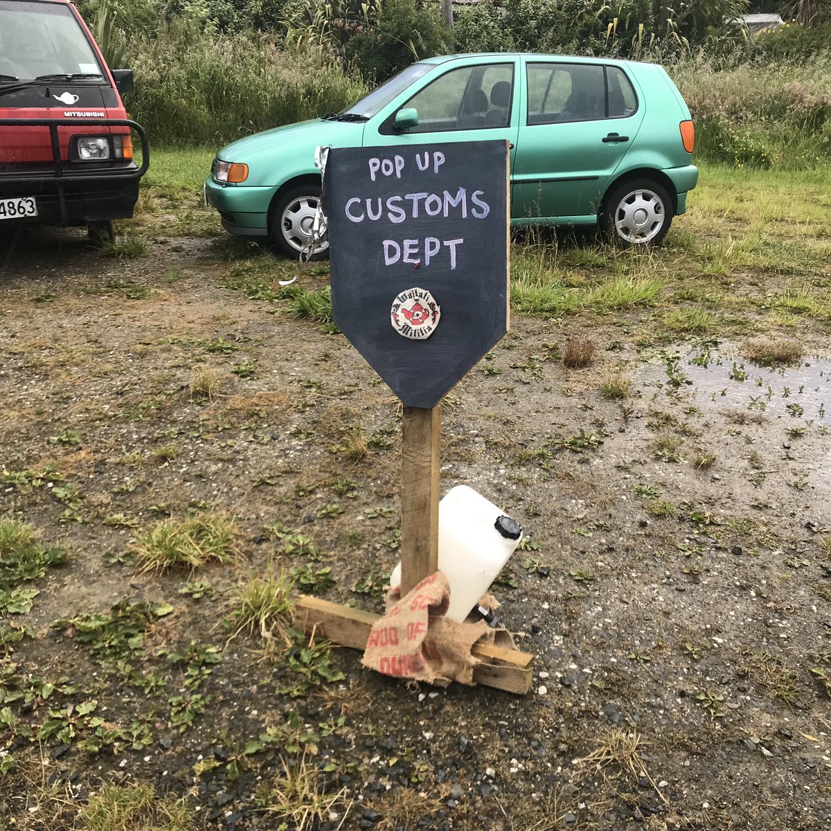 SarahLibrarina's tweet photo. At Waitati hall having arrived by train and made it through “customs” intact - all ready for another fabulous concert by @anthonietonnon #nzrail #waitati #nzheritage https://t.co/S3kohdf1sr
