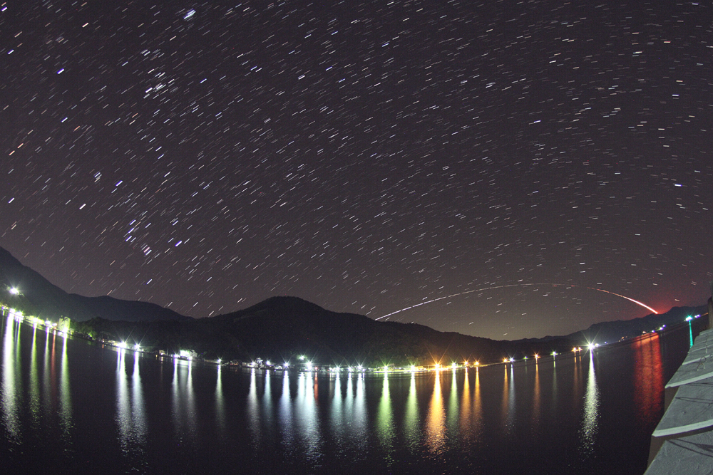 JR5EPQ's tweet image. #2019年自分が選ぶ今年の4枚 のロケット・衛星編
1/18 #イプシロンロケット4号機  
8/09 #LightSail2 
9/25 #こうのとり8号機  
12/13 #starlink 衛星群