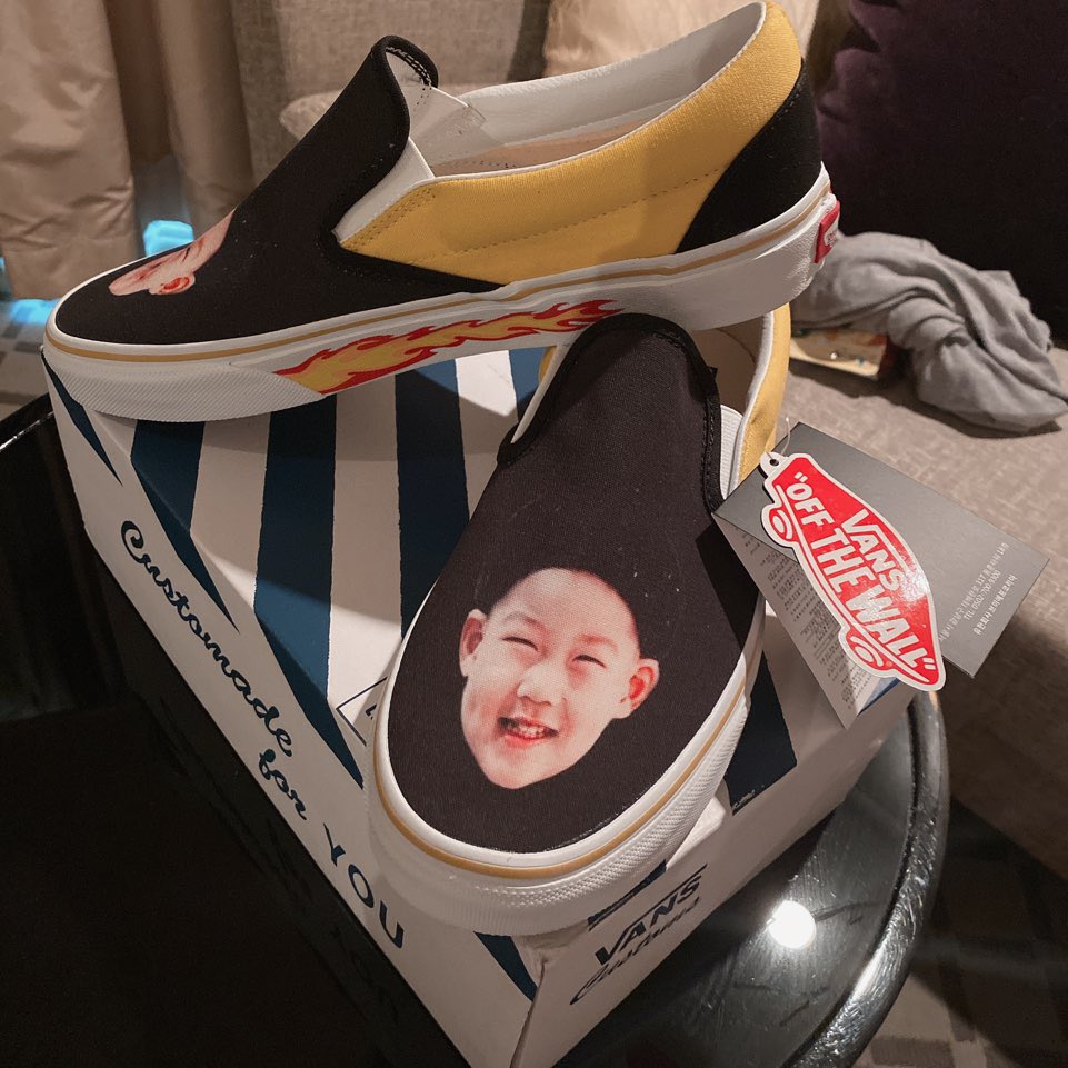 OfficialMONSTAX's tweet photo. [#주헌] 💛JOOHONEY x Vans CUSTOM🖤 #바바요 https://t.co/CcuUy1cNFu