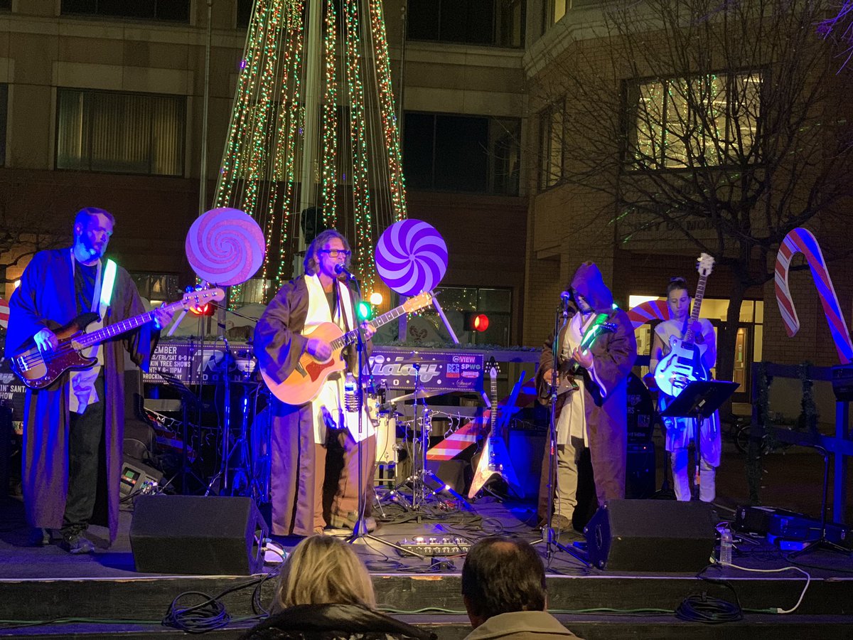 modestosound's tweet photo. The Lodge Pole Pickers were rocking pretty hard tonight if you weren’t there you missed out!!! Make sure to head on downtown Modesto Plaza 20th and 21st for Rockin Holiday
-
-
#modestosoundlive #modestosound #music #modesto #starwarspremiere #funnight #jedis #livemusicrocks https://t.co/7IYlnjogQA