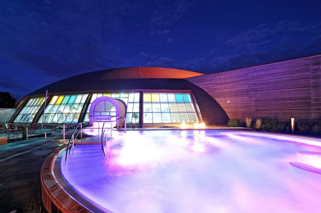 ThomasDippe's tweet photo. Noch kein Geschenk für Weihnachten? Wie wäre es mit einem Gutschein für die Steintherme in Bad Belzig?
Gern bei uns vorbeikommen :)
#Wellness #Therme #Steintherme #BadBelzig #Deutschland #Germany #Brandenburg #Sauna #Massage #reisen #travel #Reisebüro #derDippe #machtsmöglich https://t.co/NenKu0jwrG