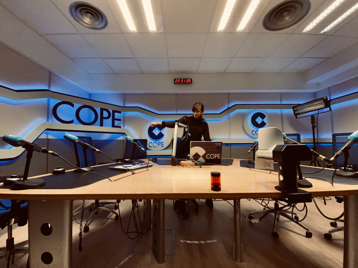 Belen_Montes_'s tweet photo. 🔴#ATENCIÓN Nuevo #PODCAST de #TIEMPOSMODERNOS en @COPE con 🎸
@Kracauer_ 💣
@ActualFestival
@festbullmusic
@FdelosSentidos
@PalenciaSonora
@SpringElx
@SonidosLiquido
@lesartsfest
@vivelatinoes
@LasChillers
PINCHA AQUÍ👉https://t.co/EHUQzi3ASi 🥳 https://t.co/TYNvsDg5Z8