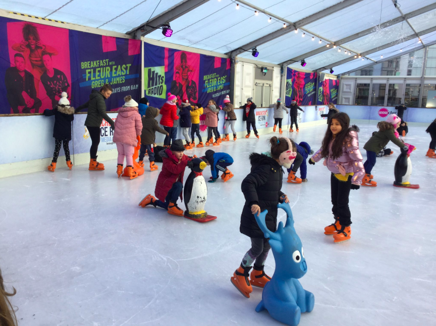 Great pic from from <a href="/BridgewaterPS/">Bridgewater Primary School, Little Hulton</a>. Looks like they had a blast! Today we're open from 1pm to 8:00pm and since #schoolsoutforchristmas, why don't you treat the kids to an #iceskating session this afternoon! ⛸⛸❤️ #5daystillchristmas #christmasbreak #icerink #iceskate