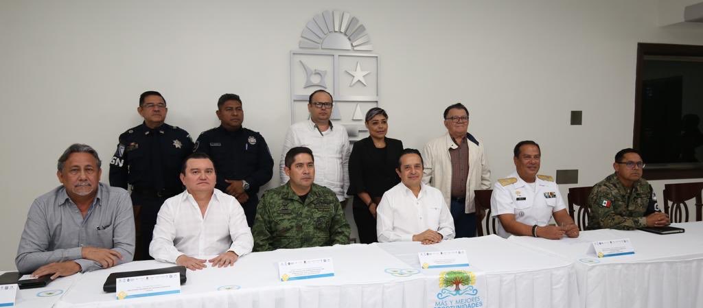 Reunión de coordinación de seguridad en #Chetumal. Cómo hemos venido haciendo con constancia, efectividad y asistencia desde hace 3 años, trabajando para la Paz de #QuintanaRoo <a href="/AlfonsoDurazo/">Alfonso Durazo</a> <a href="/SSPCMexico/">Secretaría de Seguridad y Protección Ciudadana</a> @SSP_QROO <a href="/SEMAR_mx/">SEMAR México</a> @SEDENAmx <a href="/FGR_QRoo/">Quintana Roo</a> <a href="/FGEQuintanaRoo/">Fiscalía General del Estado de Quintana Roo</a> <a href="/GN_MEXICO_/">Guardia Nacional</a>