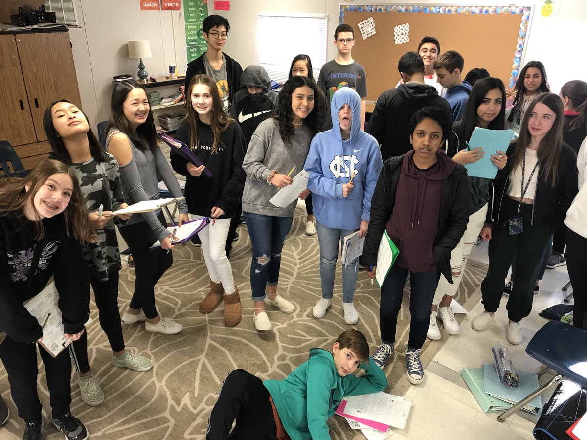 Feliz todo de la clase de español. ❤️
🌲⛄️✌🏼<a href="/kilmercougars/">Kilmer Middle School</a>  See you in 2020!