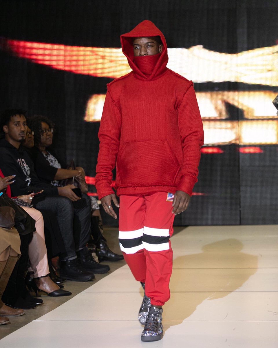 DrayeArmani's tweet photo. The Red Ninja 🟥⬛️🟥
@mykesimscollection
📸 @terrelantoni
@walkfashionshow
@westhavenmgmt
@territorytalent
@bmgatlanta
#WalkfashionShow #DrayeArmani #Runwaymodel #mykesimscollection
#walkfashionshowatlanta #walkfashionshowBrandAmbassador https://t.co/tFbxiezgTD
