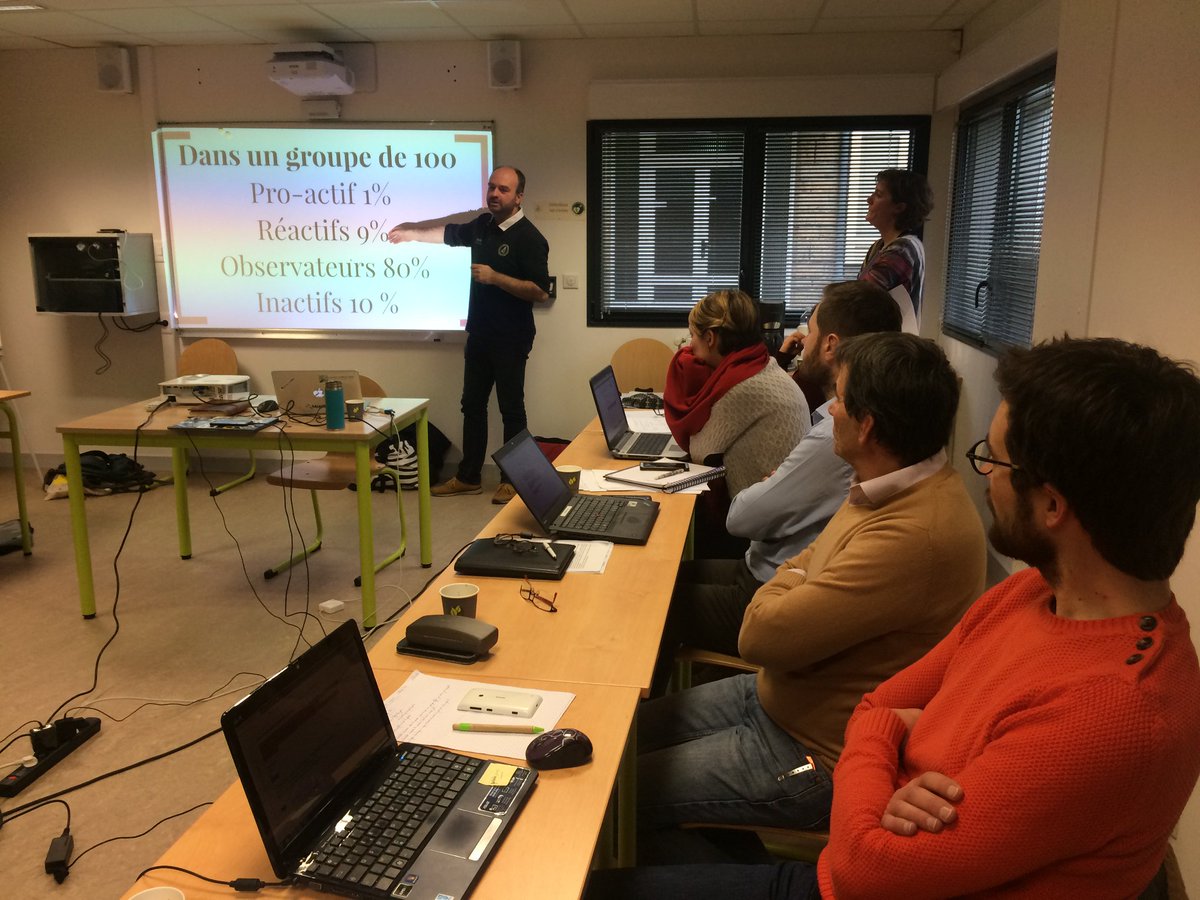 [RT] Formation INCONTOURNABLE sur les outils numériques de participation, c'était à Saint-Brieuc et ouvert aux membres et animateurs des Conseils de développement bretons. Le <a href="/CollectifTiriad/">Collectif Tiriad</a> nous a présenté les outils, à nous de définir la stratégie ! #democratieparticipative