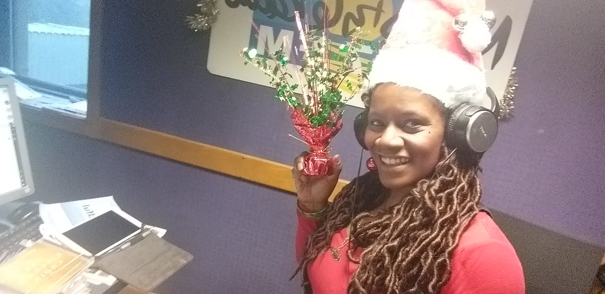 Hunter1_lj's tweet photo. @triciaapc @MelroseStewart1 @rubyturnersoul @DianeKemp1 @TVMarv @lincolnmoses @mybookbasket This weeks #MidWeekBreakfast was about spreading the cheer, and🎅🏻 suggestions....also to remember this is also can be a difficult time of year for others https://t.co/Kya9CJqXGm