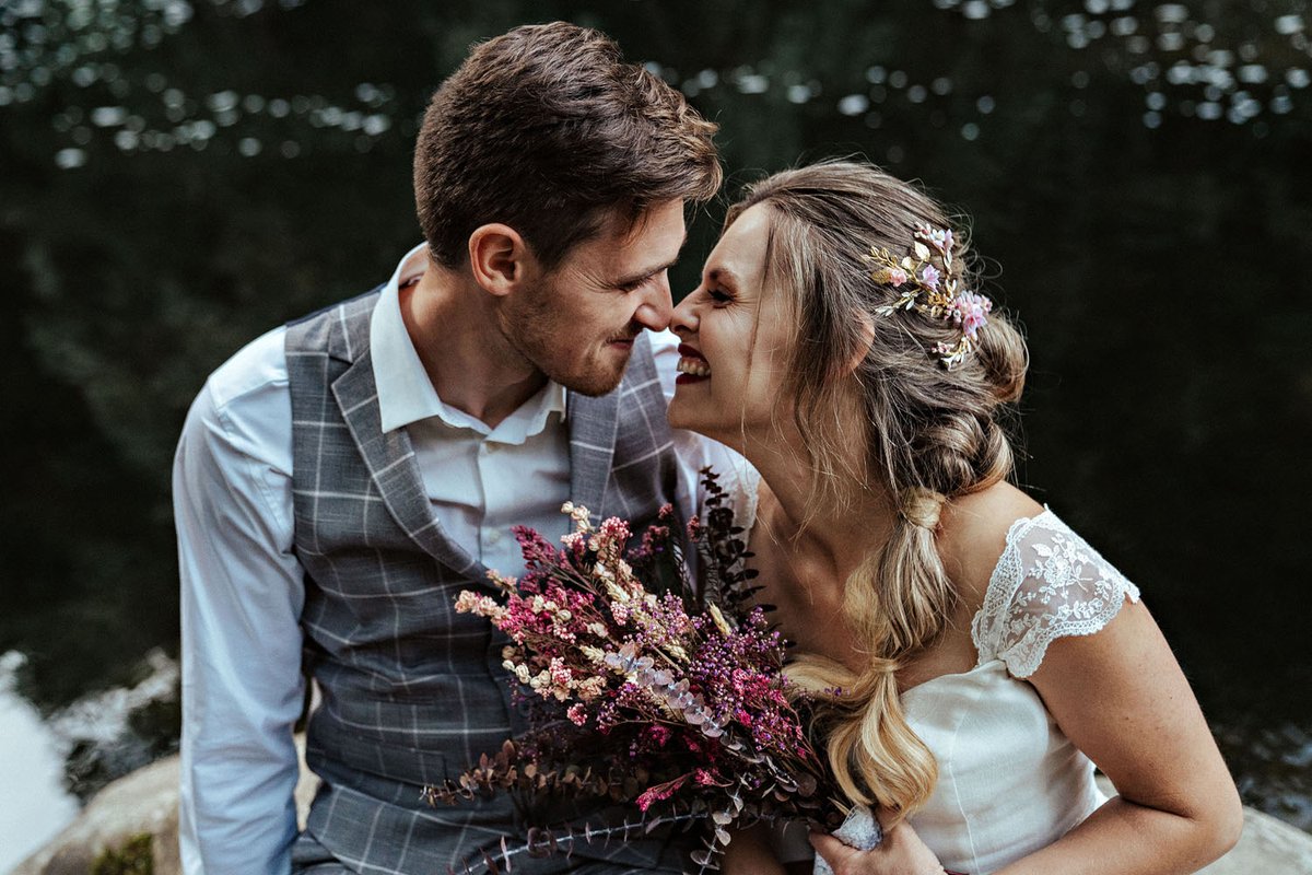 NOVIAS Select tweet media