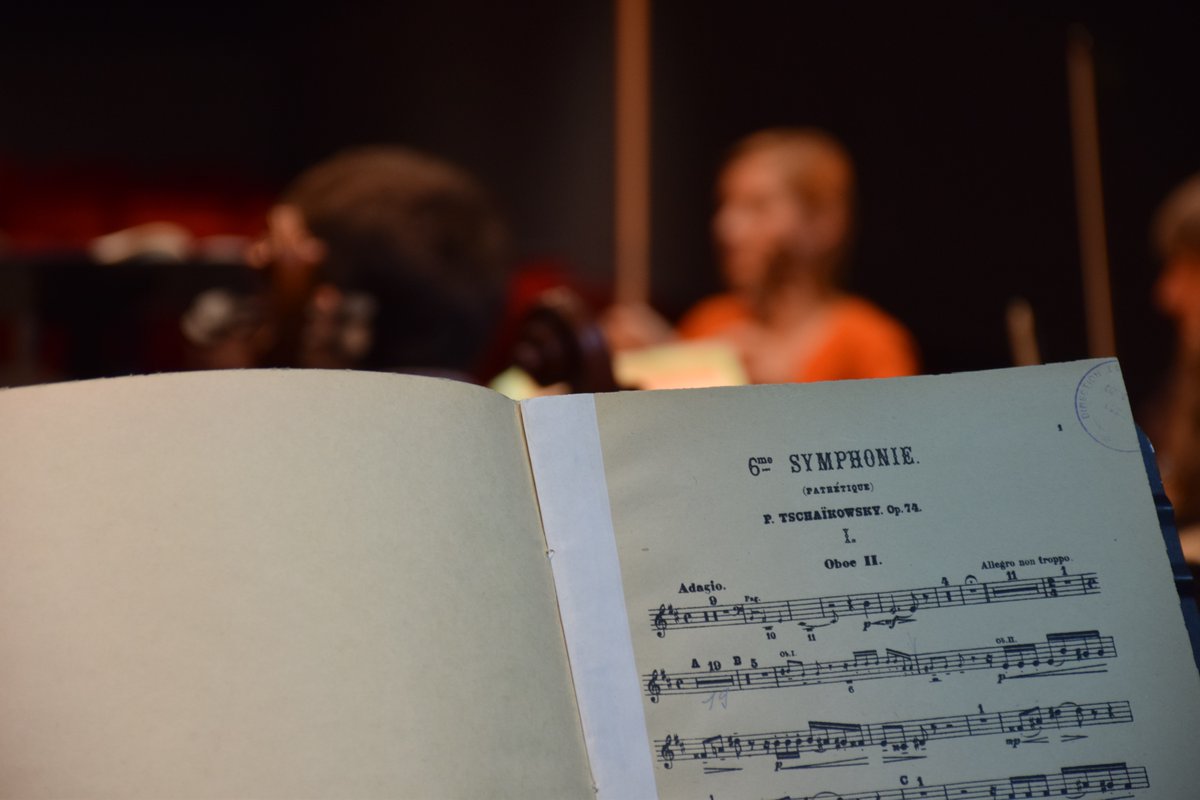 LePhilharmonic's tweet photo. 💛l'@ONDIF pour son parc instrumental
🧡@radiofrance et notamment @francemusique, depuis les partitions jusqu'à la communication sur les ondes
🤎 la @LettreMusicien et sa directrice générale, Marie Hédin-Christophe
💒l'église Saint-Eustache qui accueillera notre concert samedi
🥰 https://t.co/82gjN6l1hH