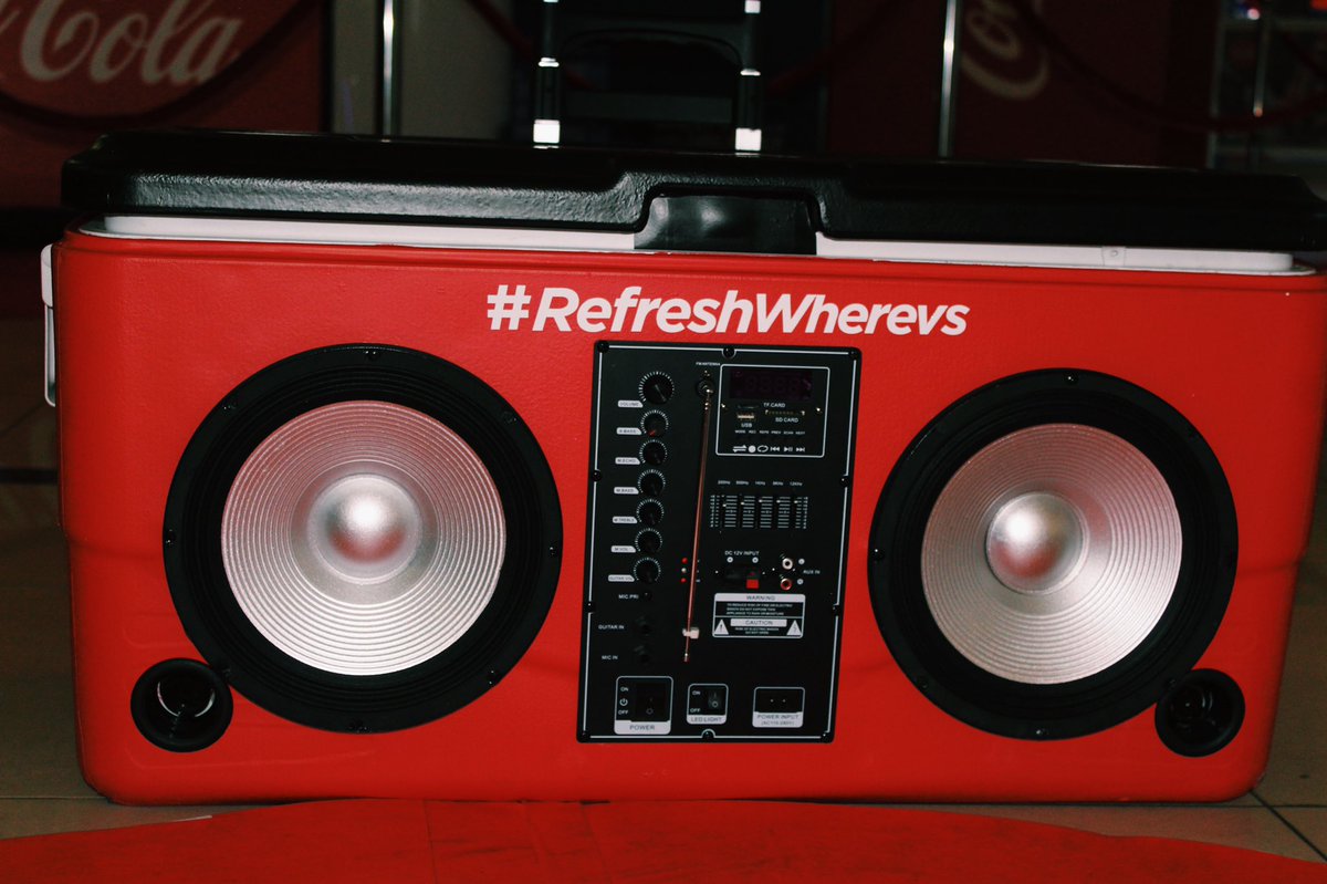 Botlhale__'s tweet photo. Challenging all dancers le bo majaivane to enter the @CocaCola_ZA dance challenge on Tik Tok🚀 Let’s have fun yebo😌 
#refreshwherevs #SummerYama2000 https://t.co/sg1WLsqYQB