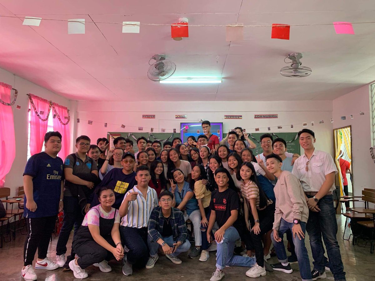 SimpUlols's tweet photo. Pamilyang nagkakaisa https://t.co/JQ3CTj04uN