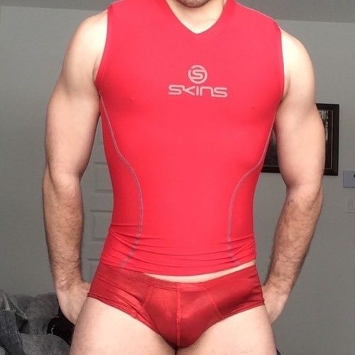 maspalo75's tweet photo. #bulge #bulto #speedo https://t.co/FIbUL1WRWH