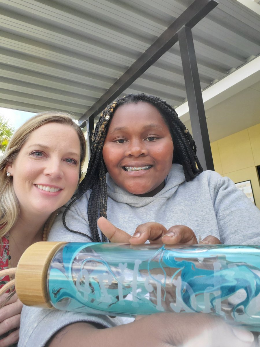 TechyBecky7's tweet photo. Being a mentee is the best!! Seeing their faces light up when they see you...doesn't get better than that! All the happy feels. 🥰 @CESbuzzing @verobeachelem #SDIRCstrongertogether #techinSDIRC #SDIRCproud https://t.co/jEqDJ5yU3U