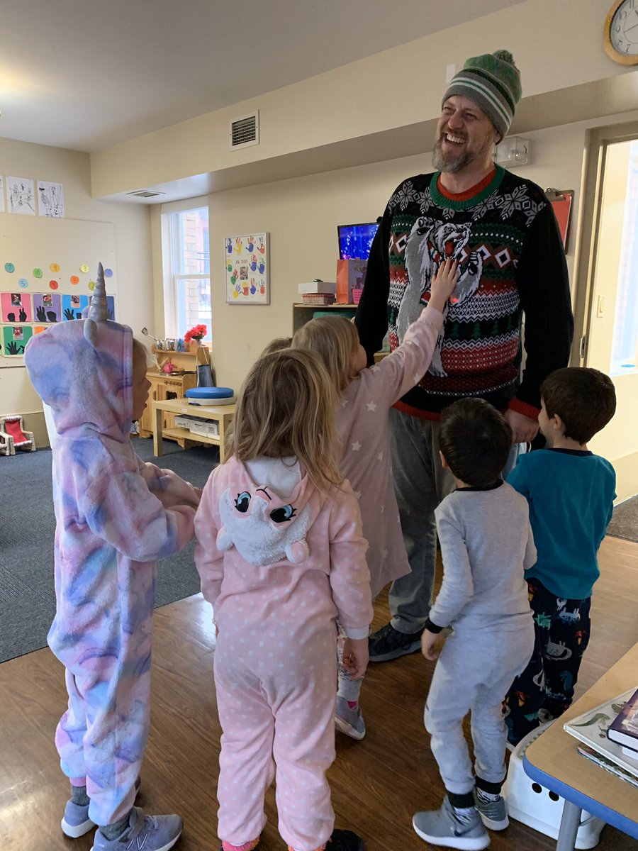 mara_b12's tweet photo. Our caretakers like Mr. Doone are the quiet key players that keep our magical @montcrest school running! In JK, he and his light up sweater definitely have celeb status! #PJday #relationships #witheveryone #kindertruths
Happy Holidays everyone! https://t.co/zpuk3UEivY