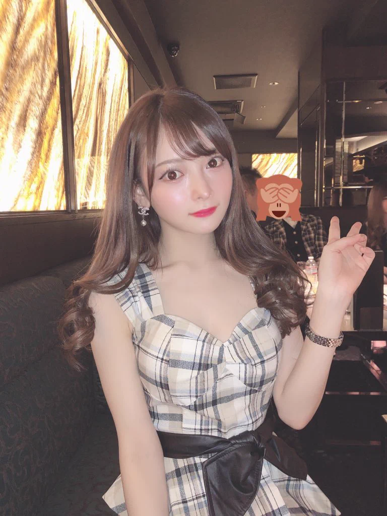 17歳から整形を始めて次で1000万？！元の顔と現在の顔、どっちも可愛すぎる…