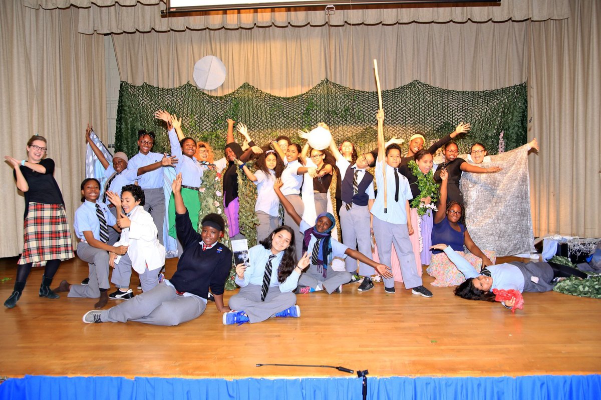 motthall3's tweet photo. Congratulations to the cast of “A Midsummer Night’s Dream” for turning in an amazing performance today! You gave it your all, brought the Bard's words to life, and WOWED your entire school. Congrats to Ms. Parker and all our MH3 Shakespeareans! #ArtsEd #shakespeare @CSD9Bronx https://t.co/6AYZCPmpRB