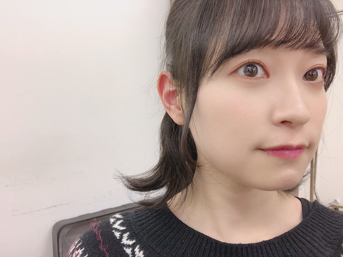 岩田 陽葵 今日は稽古はお休みで 撮影とレコーディングでした ショートヘアはるきです 切ってないよーん 皆さんも１週間お疲れ様でした