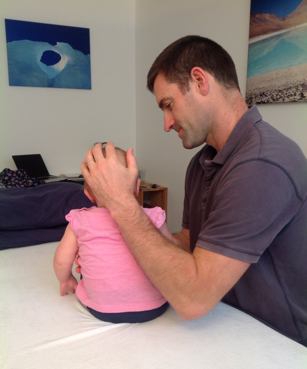 AlexPrinceOsteo's tweet photo. #BristolOsteopath #AlexPrince wishes you all a happy and healthy Christmas and New Year. See here for information about his #Osteopathy clinic: https://t.co/1chHqWBZUV https://t.co/RwW708v7nb
