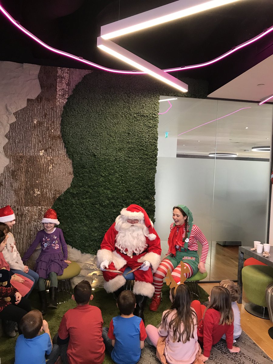 vishaljoneja's tweet photo. Merry Christmas all. Santa is here at Level39. #level39cw https://t.co/CeXEmdTEPr