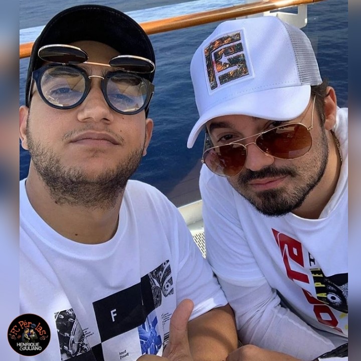 fcperolas_hej's tweet photo. SEXTOUUU aí gente. Como eles são lindos demais 🤩😍
.
.
.
@HeJOficial @juliano_hej @duplaFeS #LiberdadeProvisoria #BrigaFeia #SemRede #PORRANENHUMA #henriqueejuliano #hej #workshow #fcperolas_hej #barbudos #piloto #sertanejo #fãs #tbt❤ #musica #RicellyHenrique #EdsonJr #Henrique https://t.co/VjzcePPf12