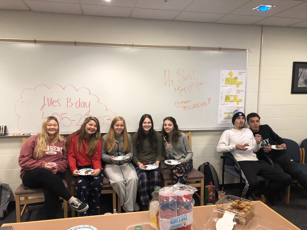 TFHSathletics's tweet photo. The Intern Squad breakfast sponsored by Miners Meats!!! https://t.co/XQyOIQ06iZ